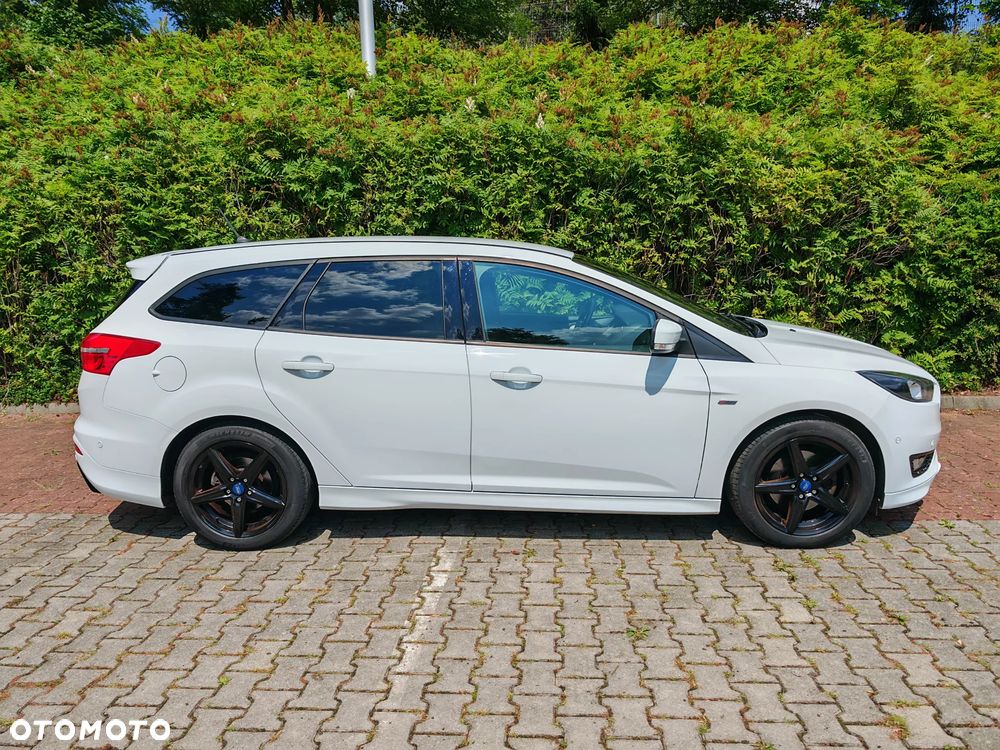 Ford Focus 1.5 EcoBoost ST-Line - 9