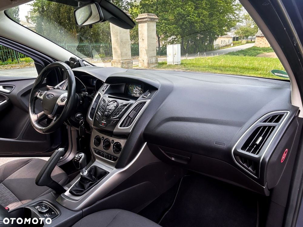Ford Focus 1.0 EcoBoost Trend - 24