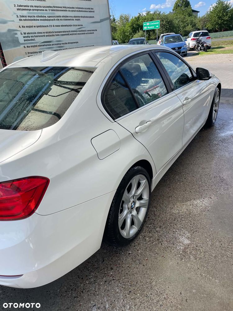 BMW Seria 3 320i xDrive - 8
