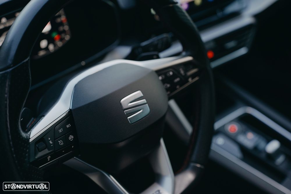 SEAT Leon ST 2.0 TDI DSG FR Black Edition - 28