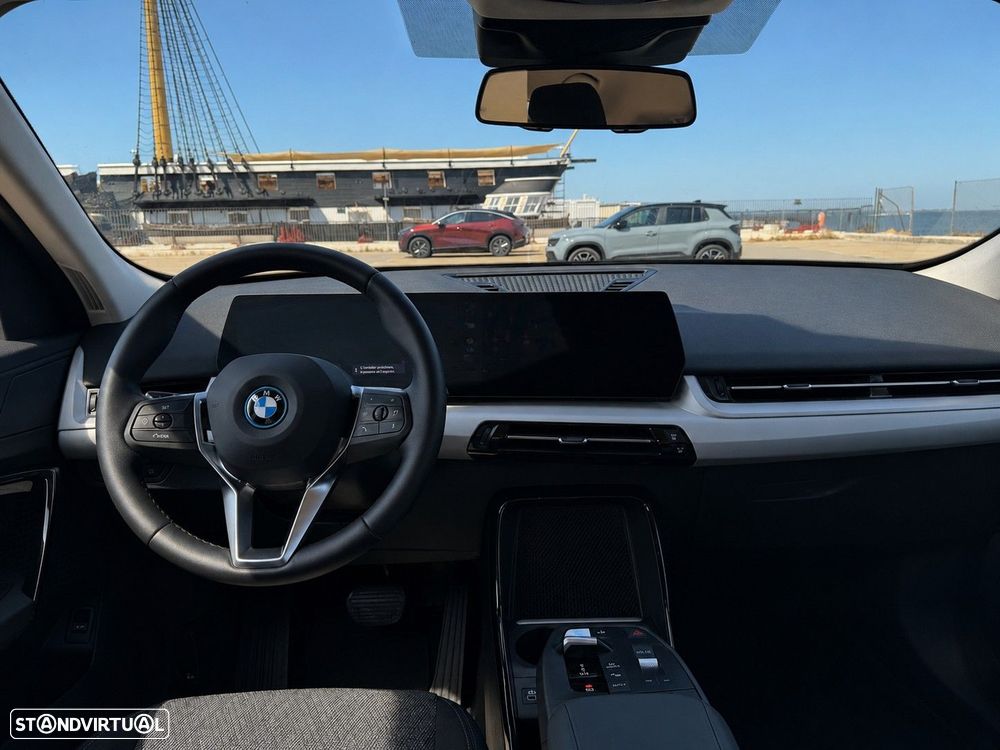 BMW iX2 eDrive20 - 6