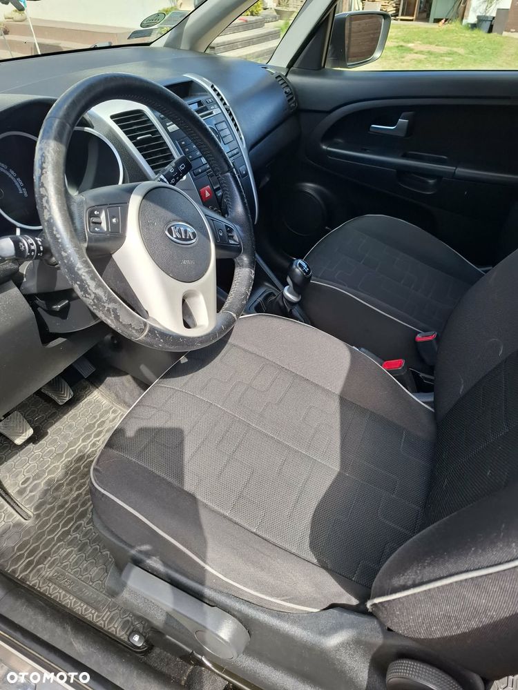 Kia Venga 1.6 L - 9