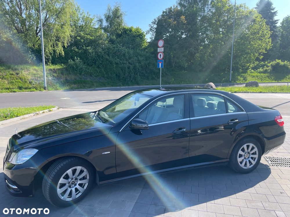 Mercedes-Benz Klasa E 200 CGI BlueEFFICIENCY - 3