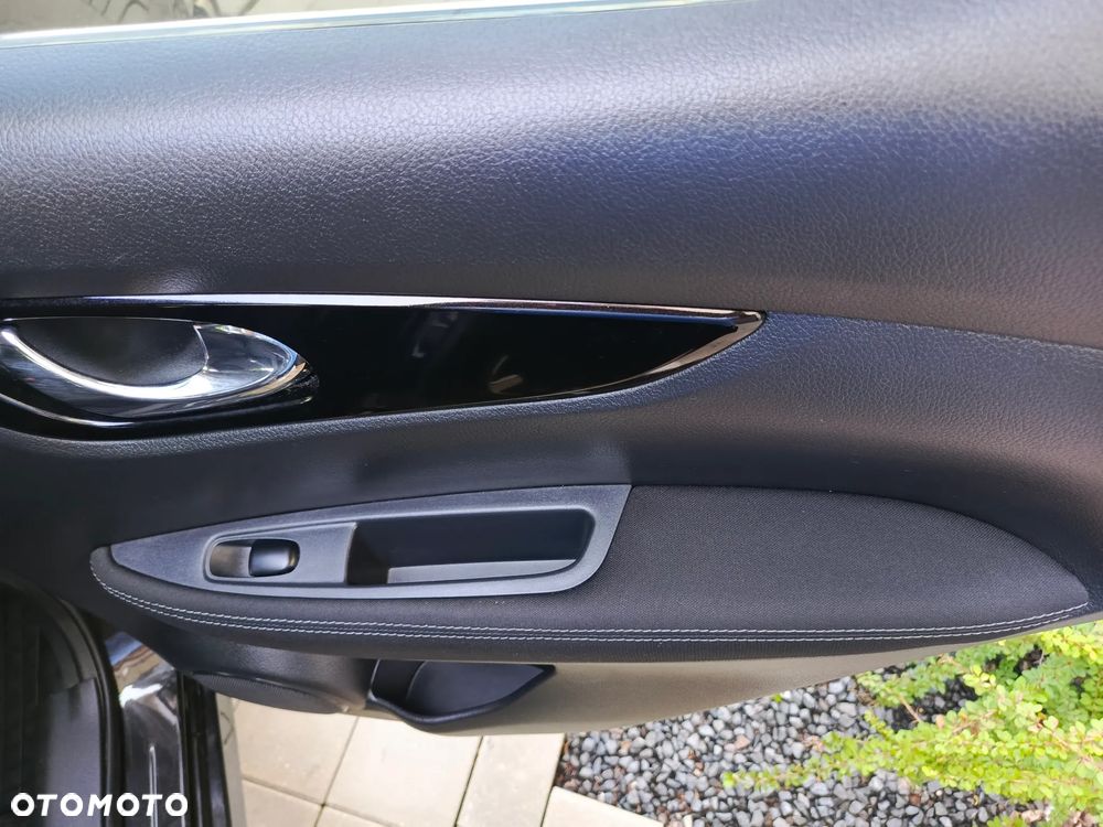 Nissan Qashqai 1.2 DIG-T N-Connecta EU6 - 25