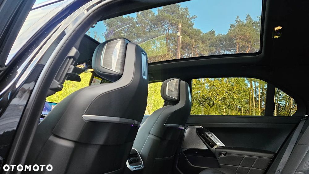 BMW Seria 7 - 24