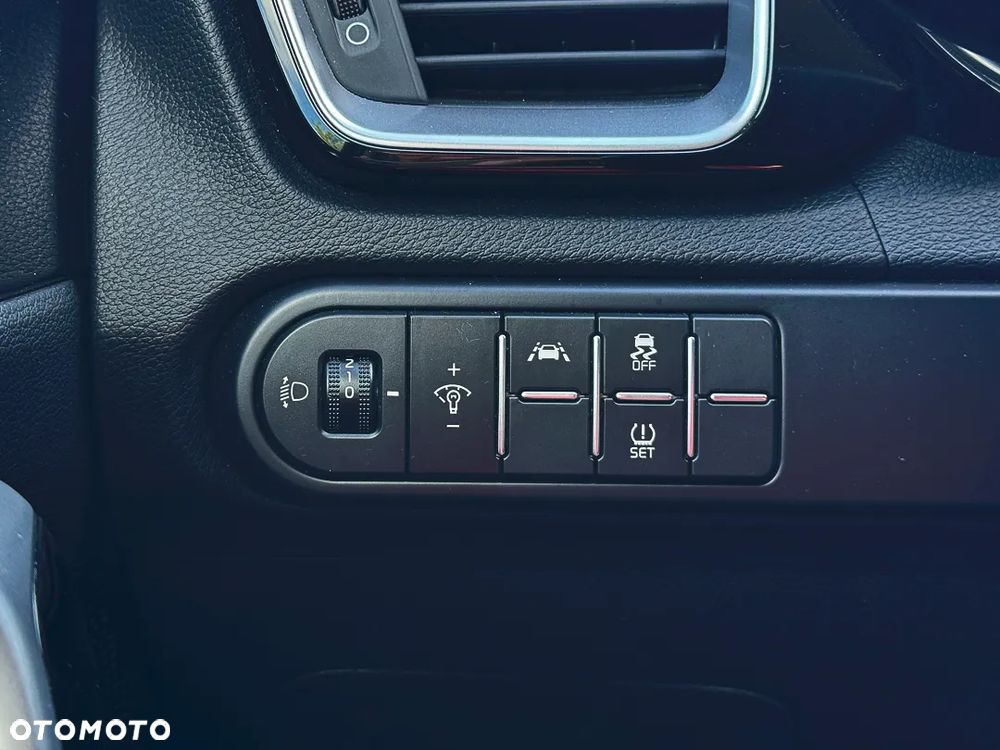 Kia Ceed 1.4 T-GDI DCT OPF Platinum Edition - 24