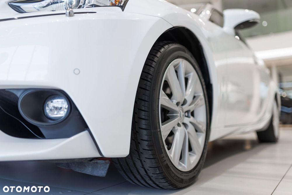 Lexus IS - 15