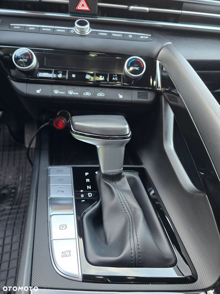 Hyundai Elantra 1.6 Executive CVT - 6