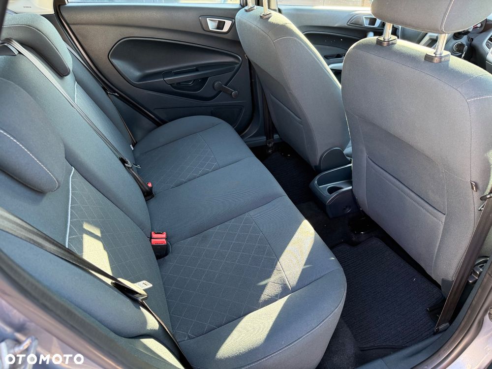 Ford Fiesta 1.25 Ghia - 8