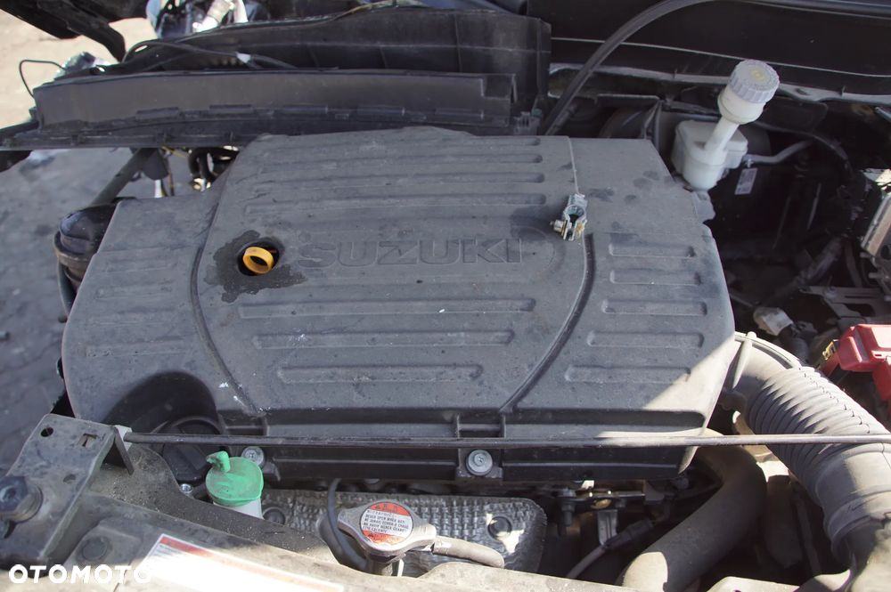 Auto na części - Suzuki Vitara II 1.6 16V 120 KM M16A 20008-54P34 ZCE 2017R Silnik Skrzynia Drzwi Szyba Błotnik Zderzak Lampa Klapa Lusterko Klamka Deska Kokpit Sterownik Moduł Czujnik Licznik Lewarek Kierownica - 16