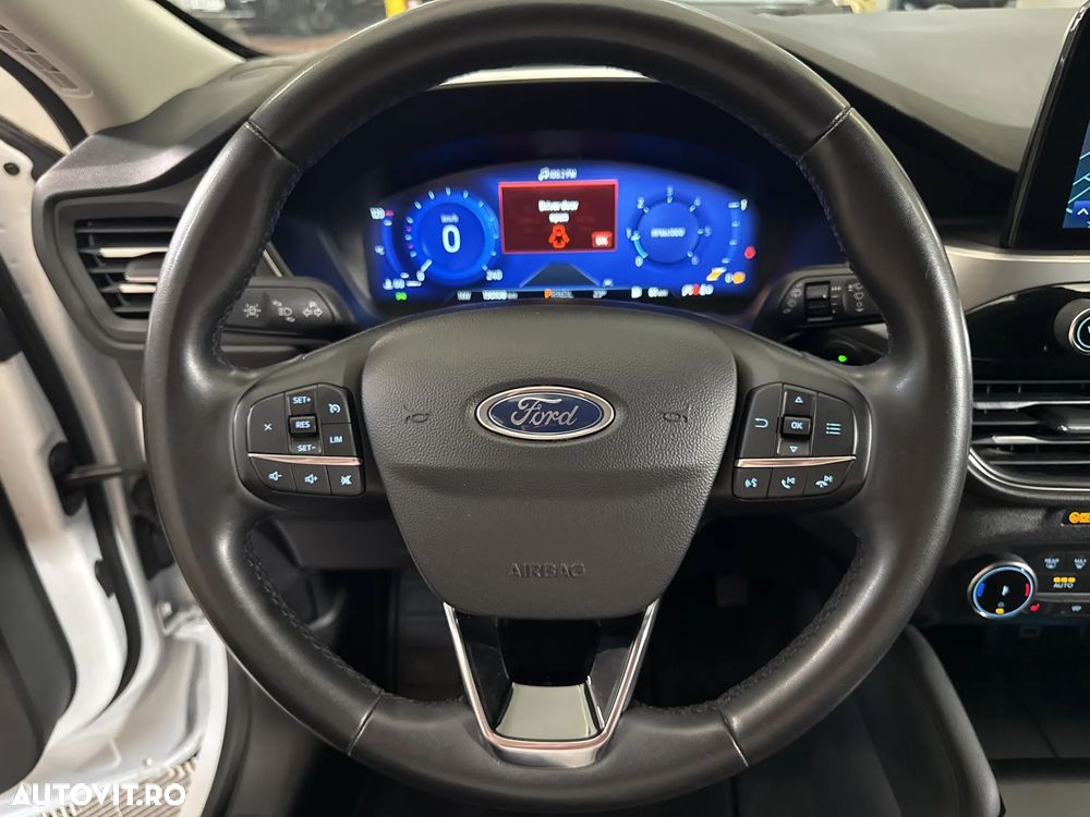 Ford Kuga - 17