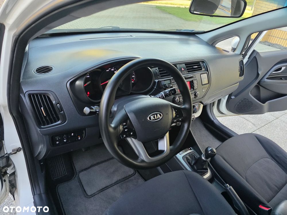 Kia Rio - 27