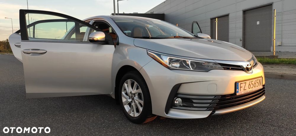 Toyota Corolla 1.6 Comfort - 6