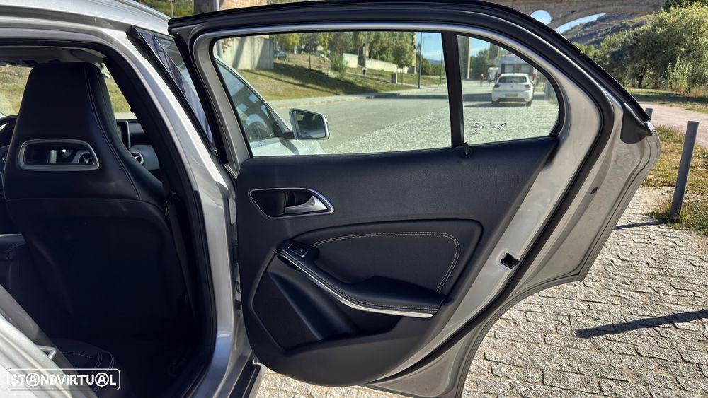 Mercedes-Benz GLA 180 (CDI) d 7G-DCT Urban - 23