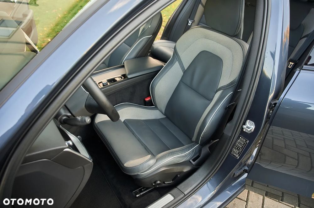 Volvo S60 B4 B R-Design - 6