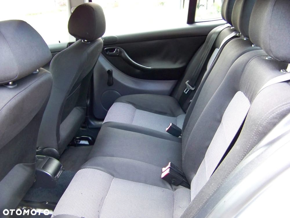 Seat Leon 1.6 Signo - 17