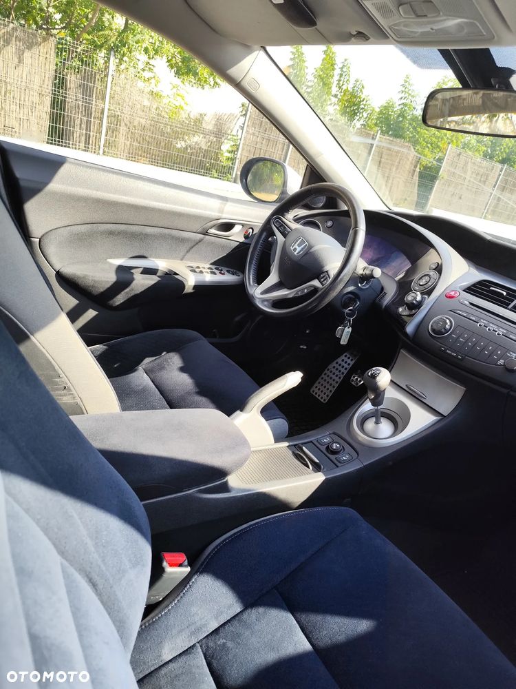 Honda Civic 1.8 Executive - 8