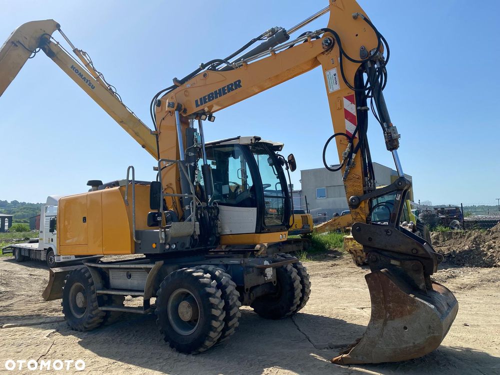 Liebherr A914 - 1