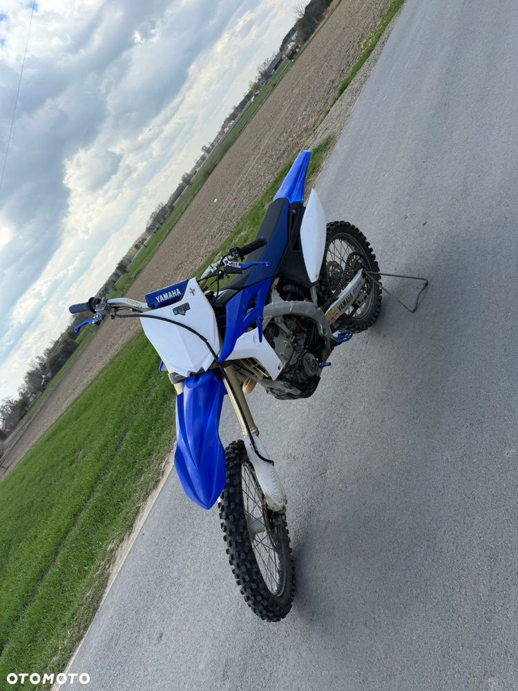 Yamaha YZF - 1