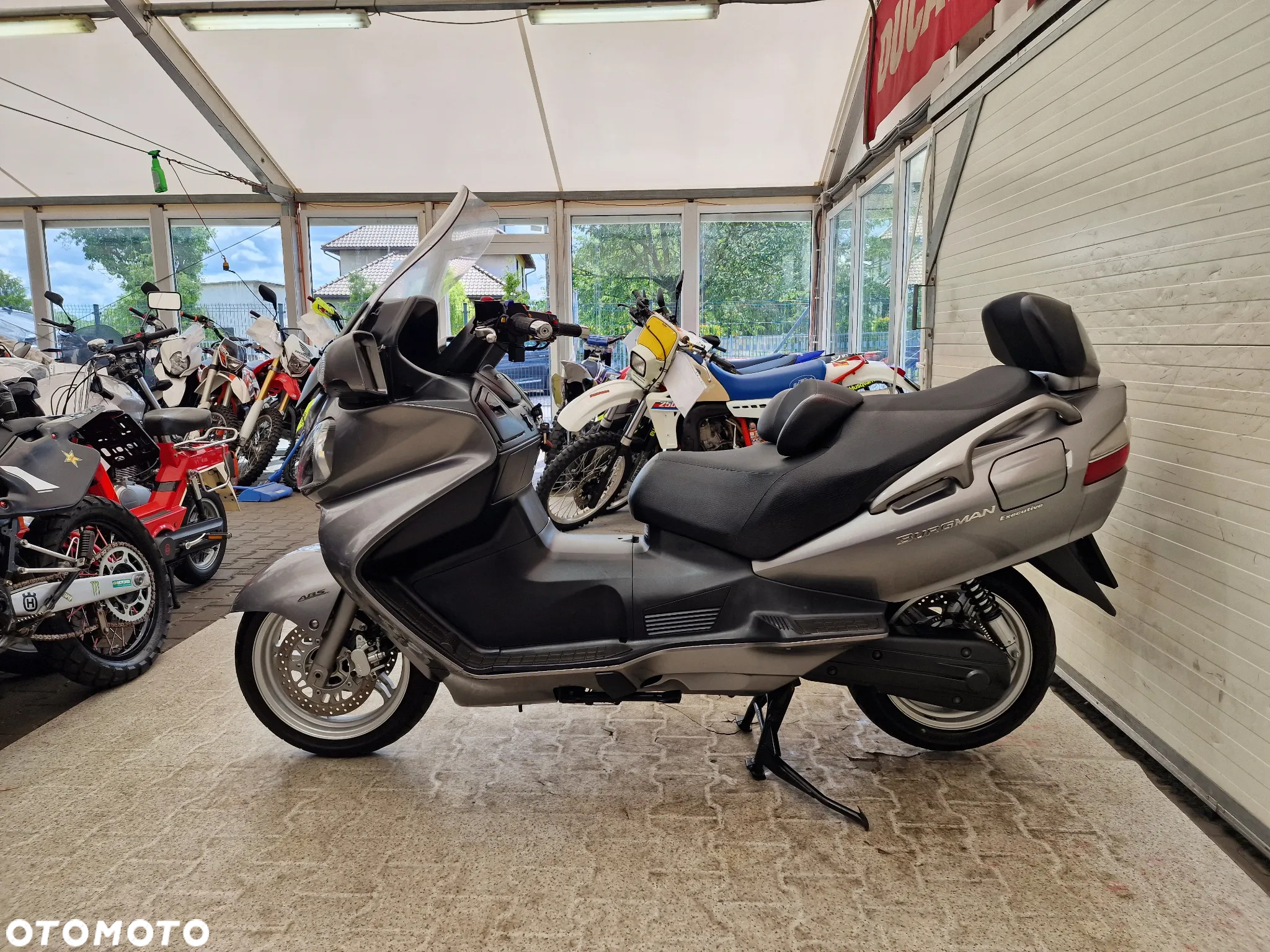 Suzuki Burgman - 23