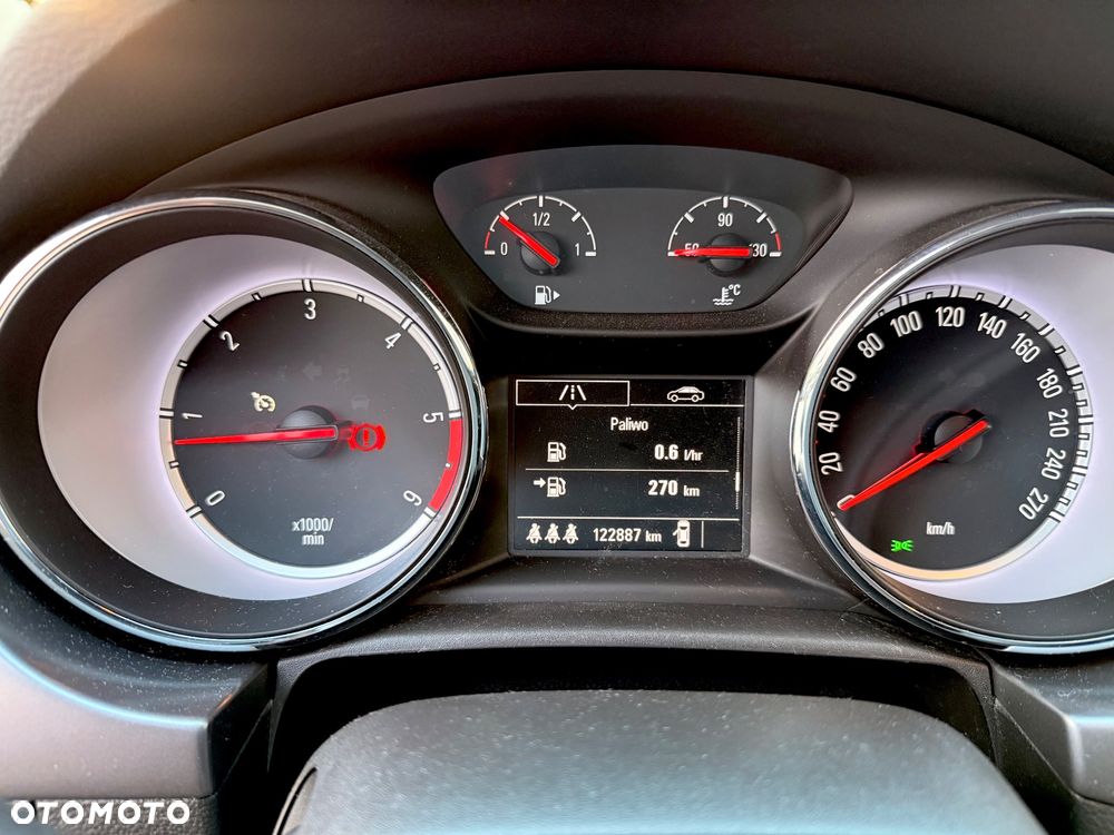 Opel Astra 1.6 CDTI Essentia - 26