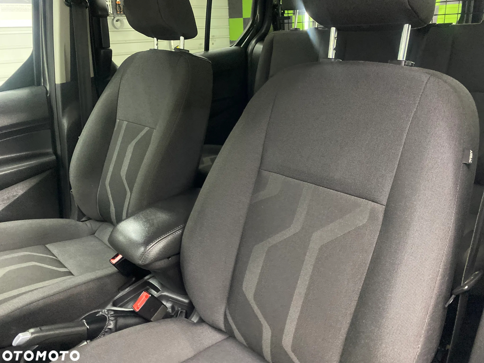 Ford Tourneo Connect 1.5 EcoBlue Start-Stop Trend - 4