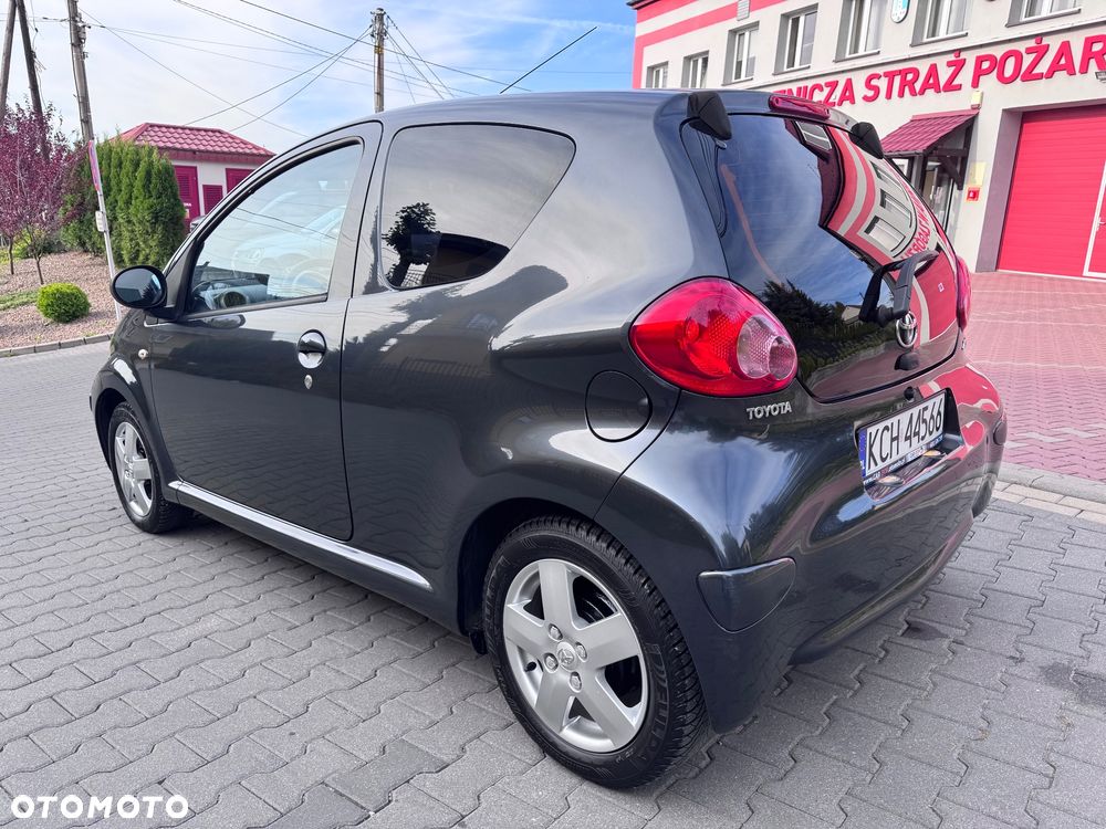 Toyota Aygo Connect - 14