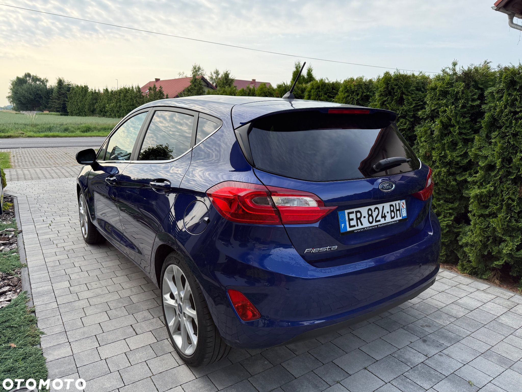 Ford Fiesta 1.0 EcoBoost S&S TITANIUM - 4