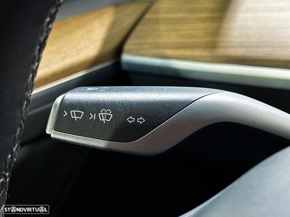 Tesla Model Y Performance Dual Motor AWD — fotografia 44
