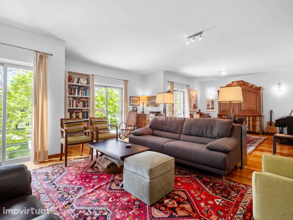 Apartamento T2 convertido em T1 na Costa da Guia, Cascais - Grande imagem: 2/24