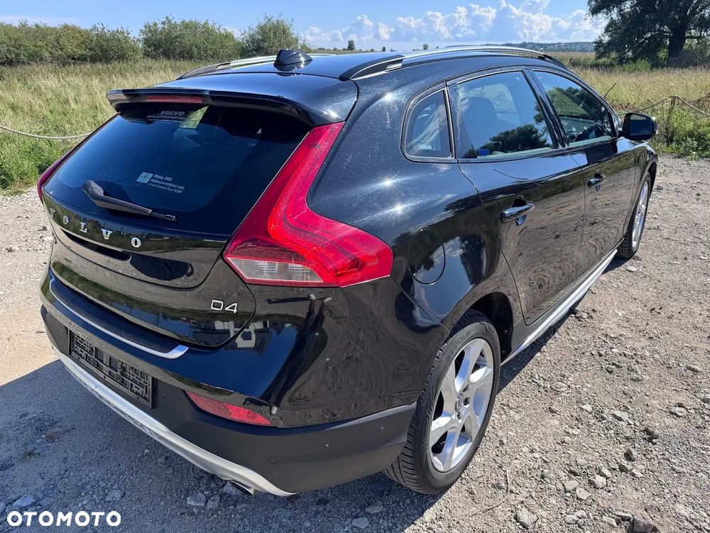 Volvo V40 Cross Country - 6