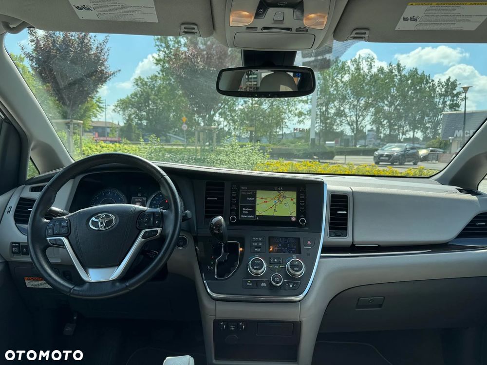 Toyota Sienna 3.5 V6 XLE AWD - 17