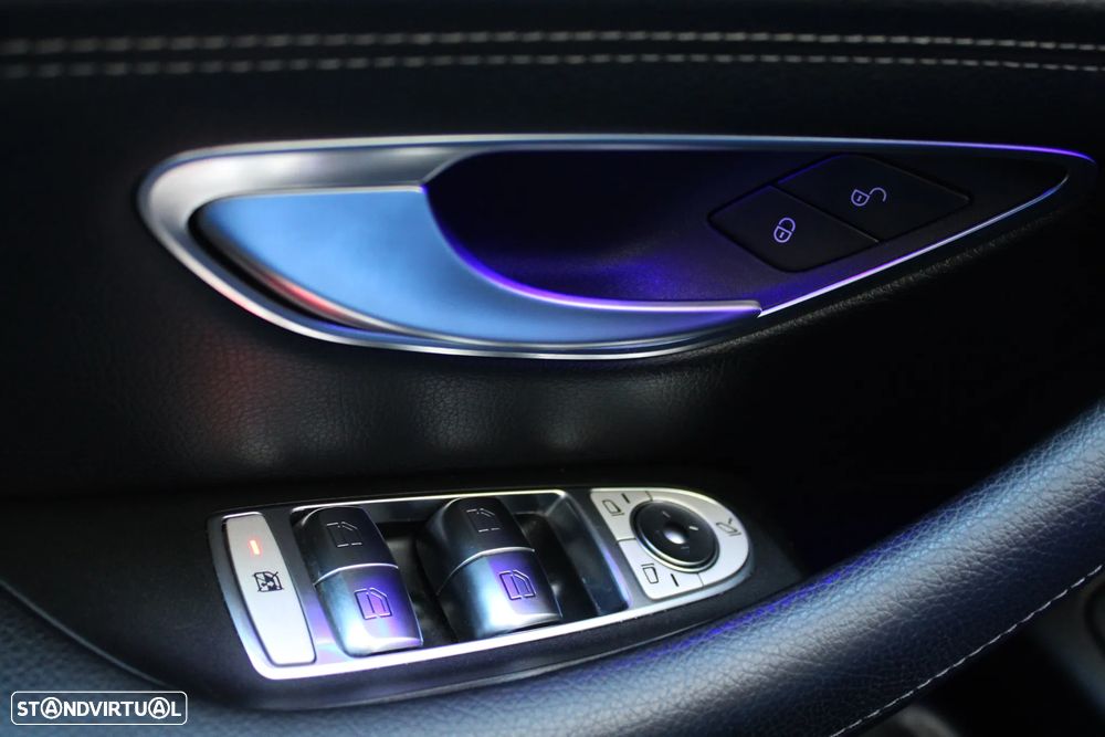 Mercedes-Benz E 220 d 4Matic 9G-TRONIC AMG Line - 48