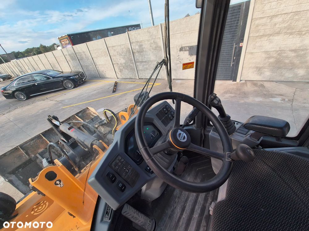 Volvo L30G - 16