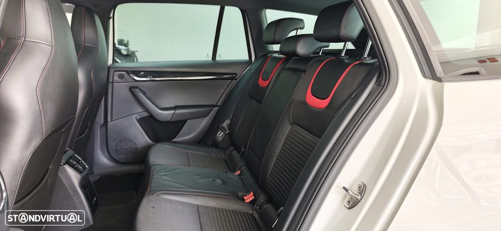 Skoda Octavia 2.0 TDI DSG RS - 30