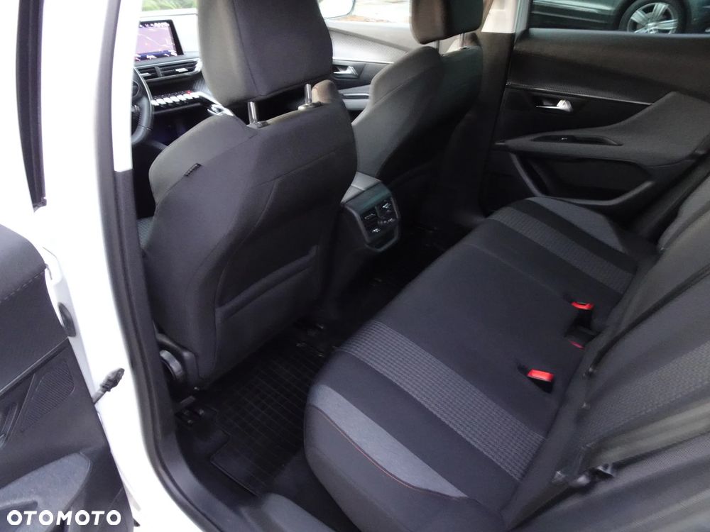 Peugeot 3008 - 18