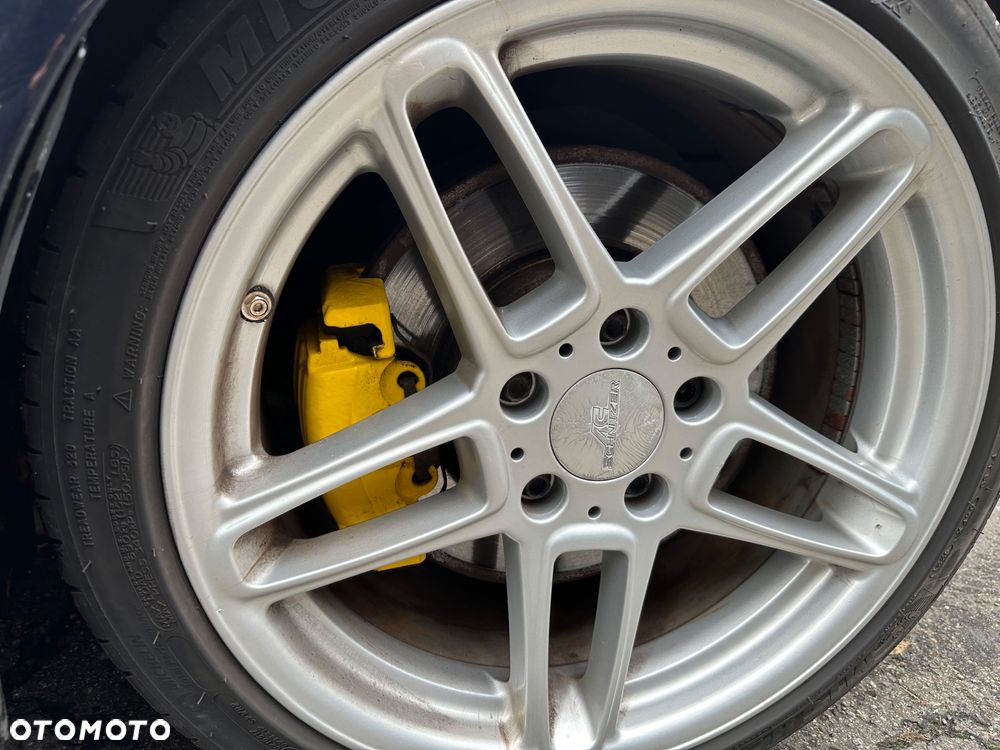 BMW Seria 3 330i - 3