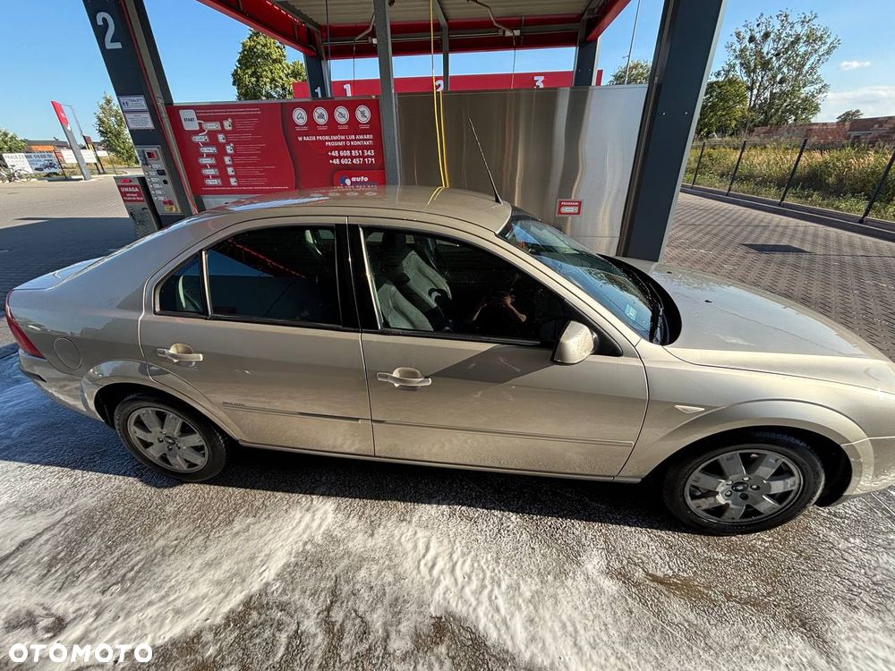 Ford Mondeo - 4