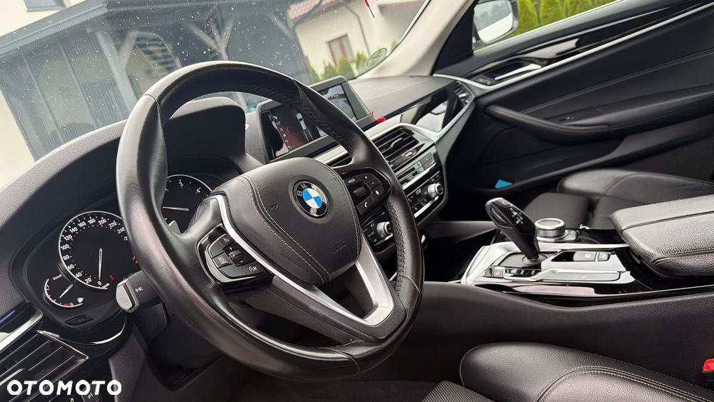 BMW Seria 5 520d xDrive Sport Line - 7