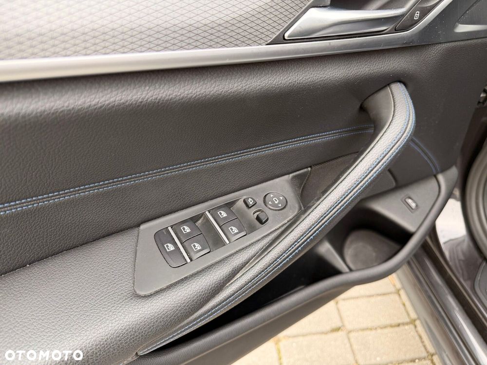 BMW Seria 5 530i GPF xDrive M Sport sport - 31