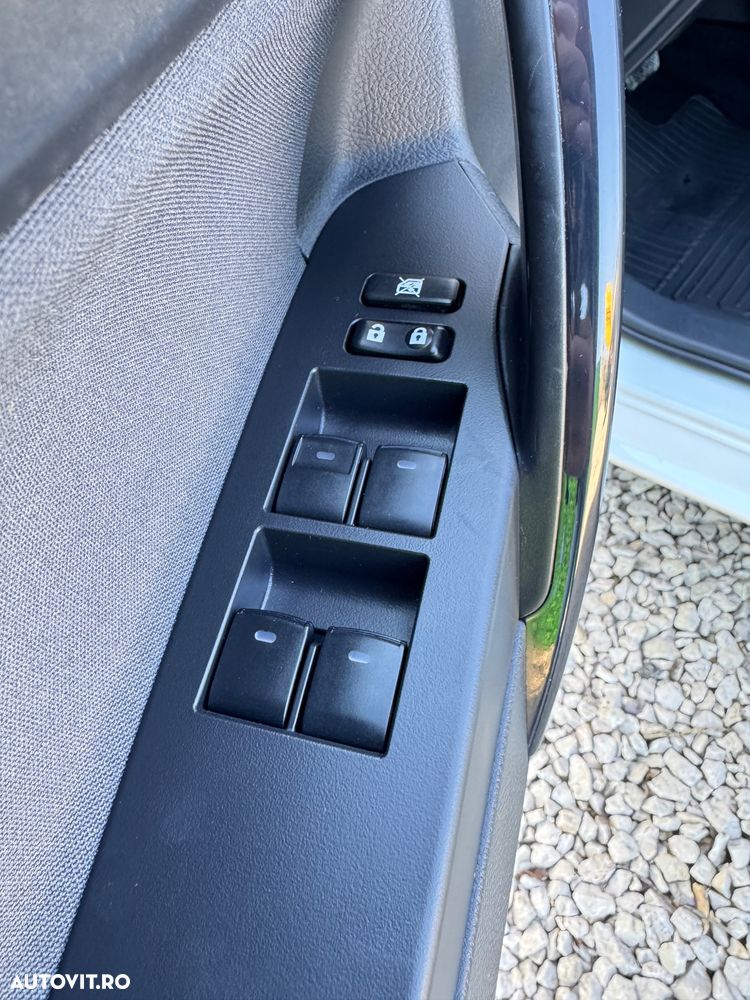 TOYOTA Auris 2016 — imagine 13