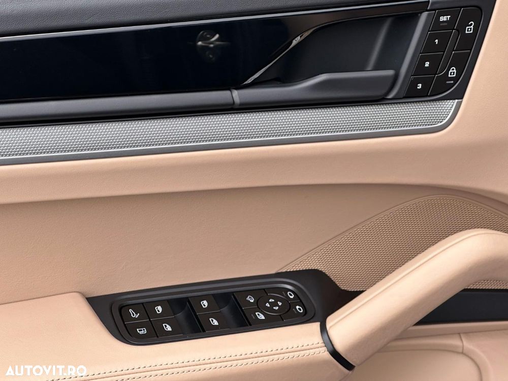 Porsche Cayenne S E-Hybrid Tiptronic S - 27