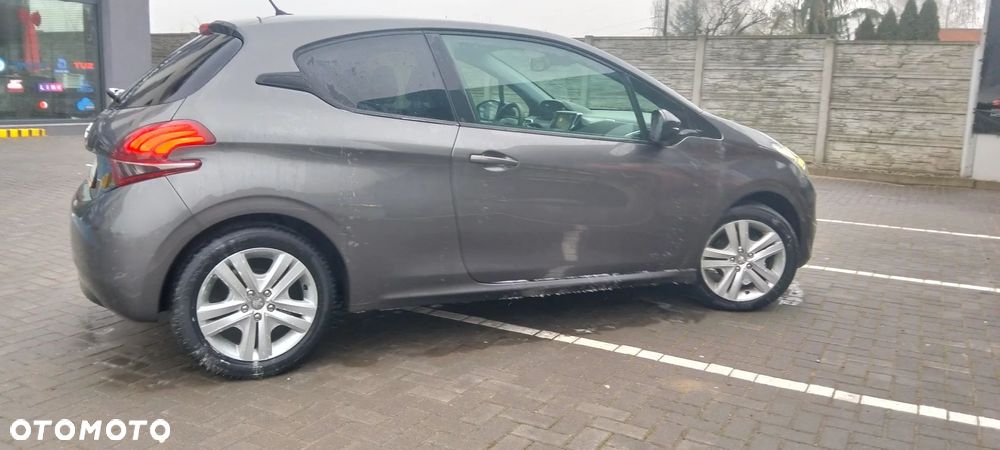 Peugeot 208 82 PureTech Style - 4