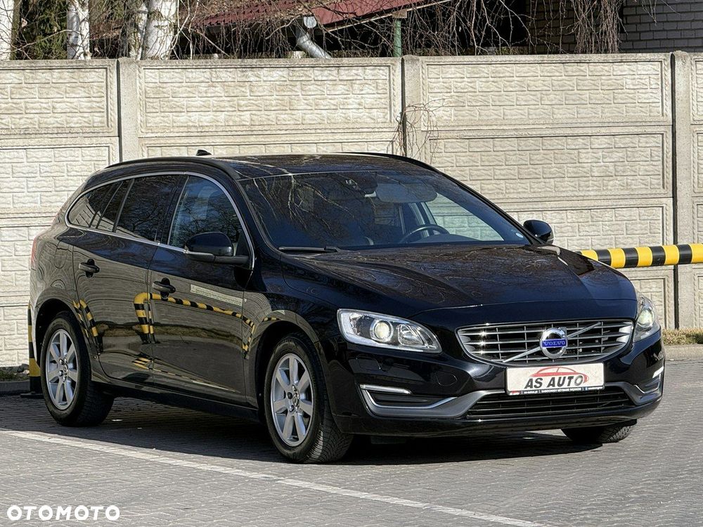 Volvo V60 D4 Momentum - 24