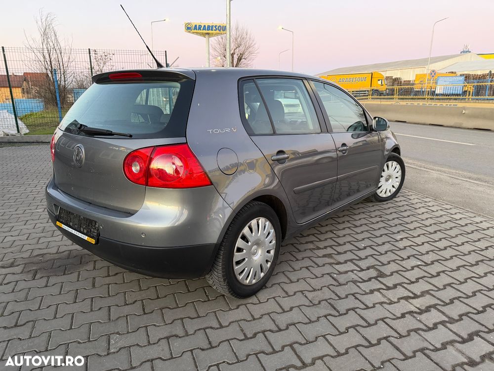 Volkswagen Golf 1.9 TDI DPF Tour - 2