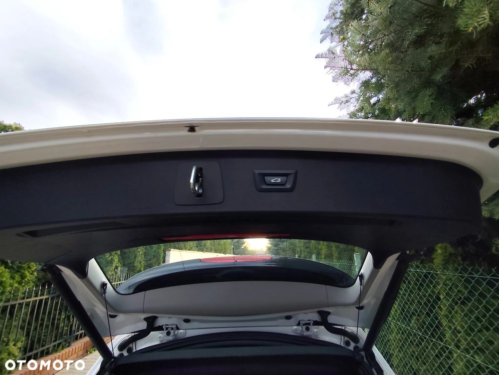 BMW Seria 2 216d - 12