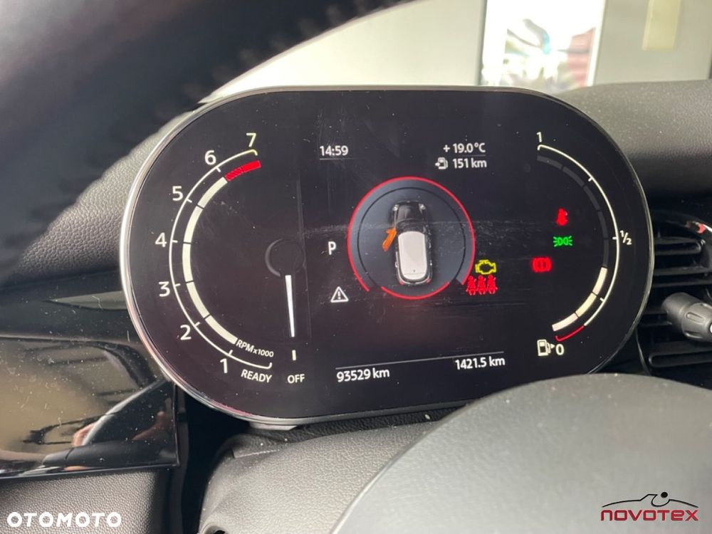 MINI Cooper Essential Trim - 13