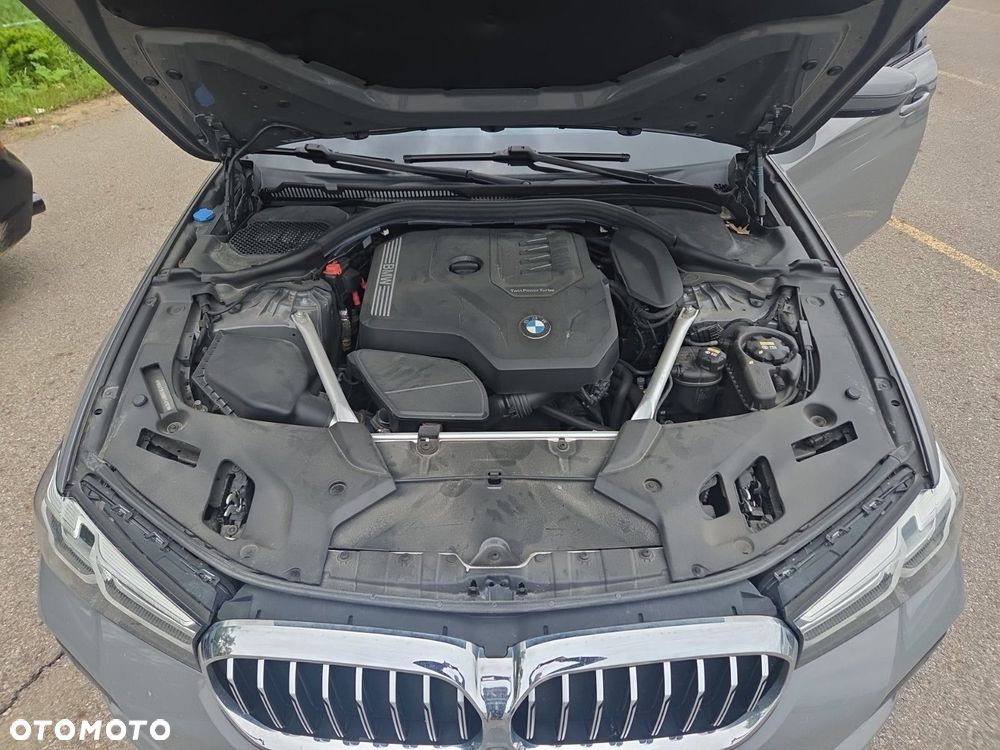 BMW Seria 5 530i xDrive M Sport Edition - 10