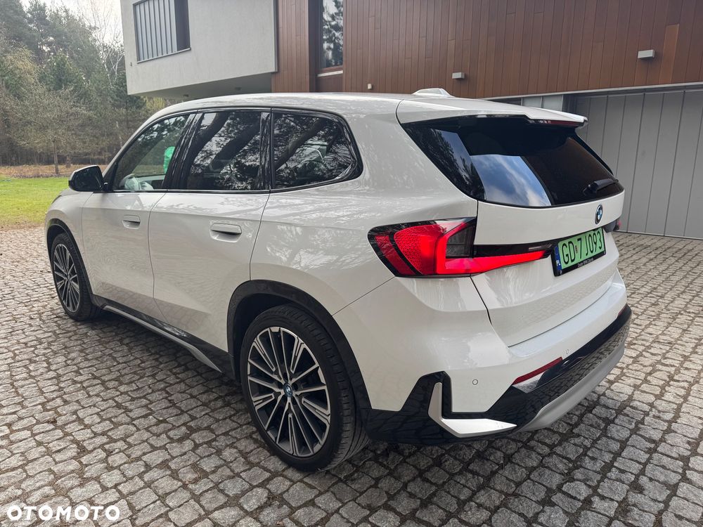 BMW iX1 xDrive30 66.5kWh xLine - 13