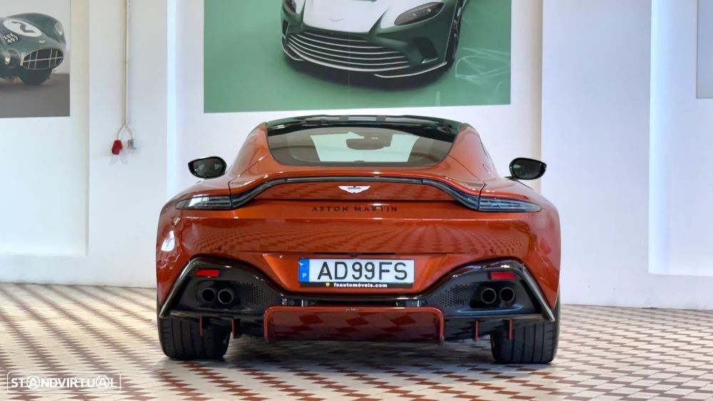 Aston Martin Vantage Coupe 4.0 Twin-Turbo V8 - 4